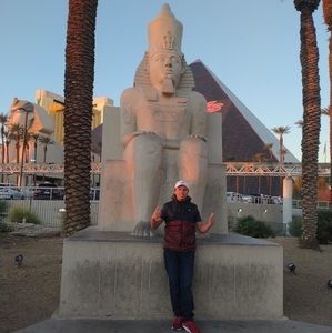 Meet your Posher, Javier